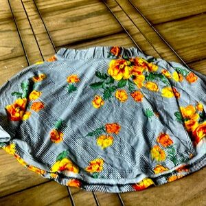 Flower and checkers print skirt! Amazing condition! Size small.